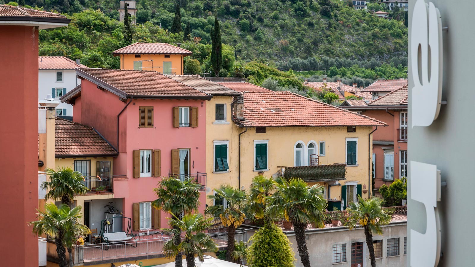 centro storico di torbole sul garda